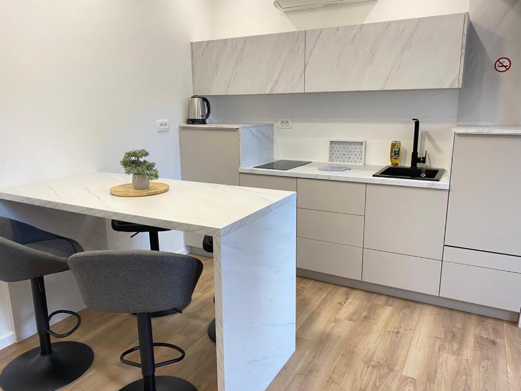 Lux City Apartments & Rooms Сараево Экстерьер фото
